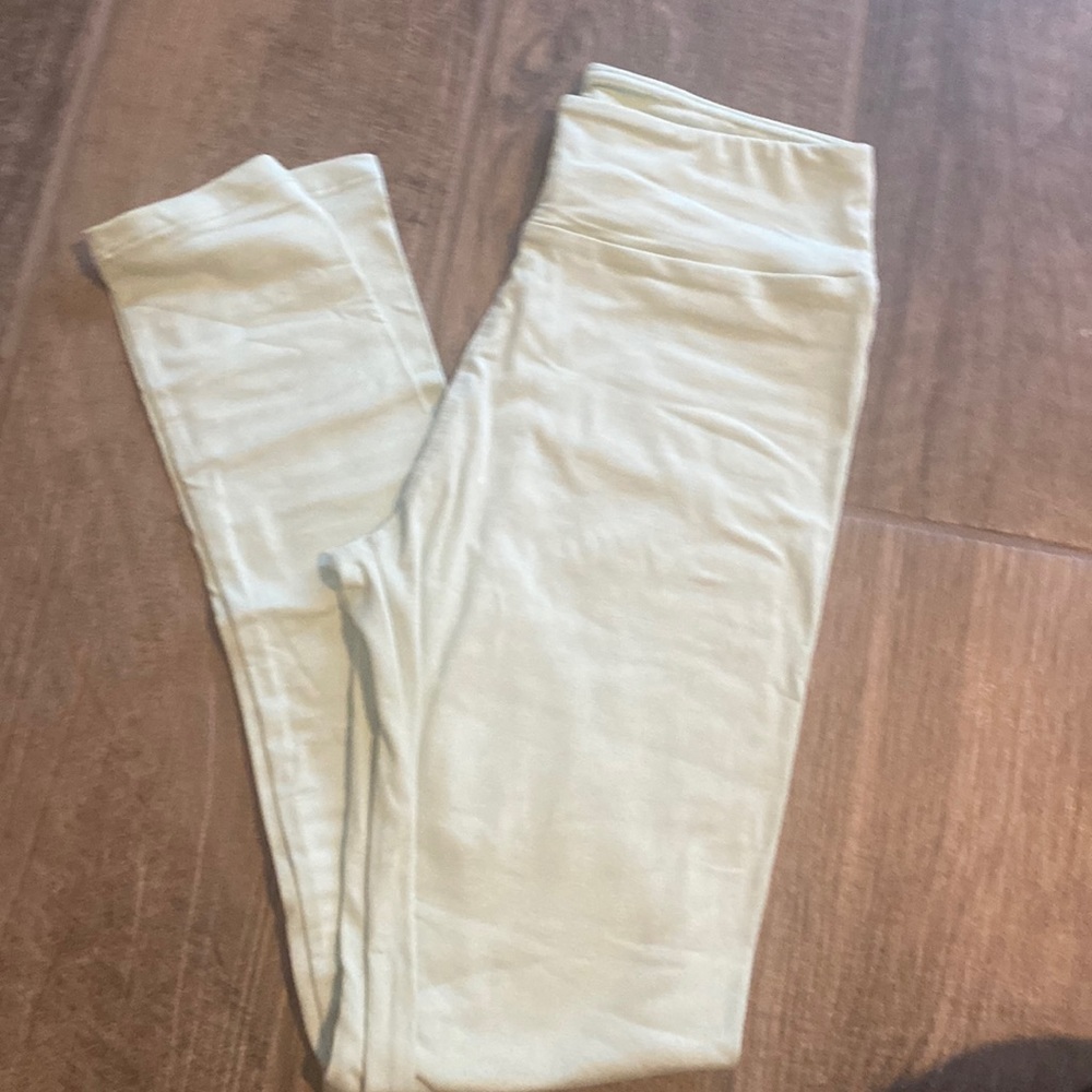 Never worn- light mint Lularoe Leggings